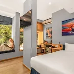 Tom Hill Boutique Resort & Spa