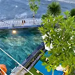 Santa Sea Villa