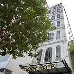Flora Hotel & Residence