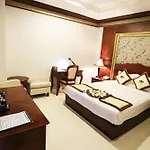 Seventeen Saloon Hotel