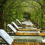 Countryside Garden Resort & Bar