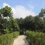 Emerald Resort Ong Lang Beach