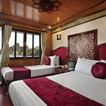 Rosa Cruise Halong
