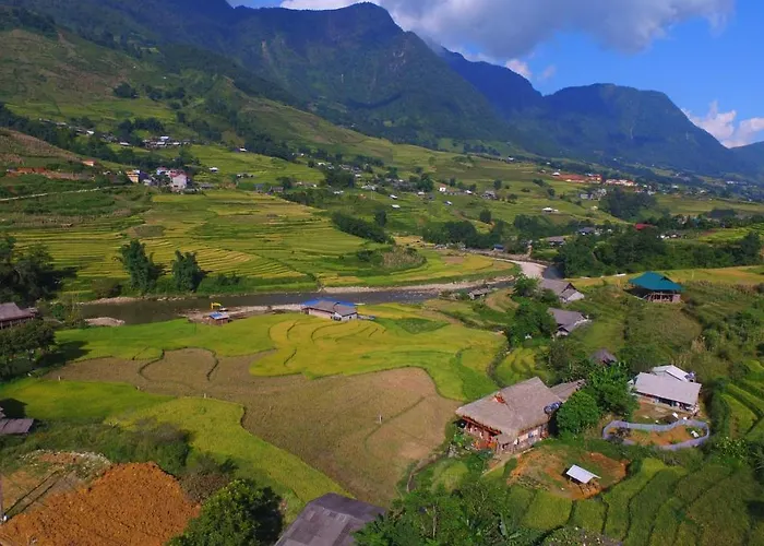 Nhà Dân Gia Đình Tả Van