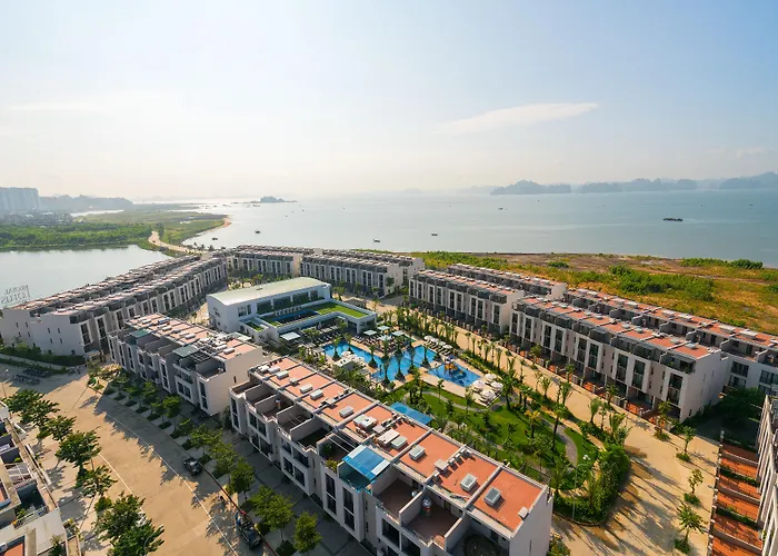 Royal Lotus Ha Long Resort & Villas
