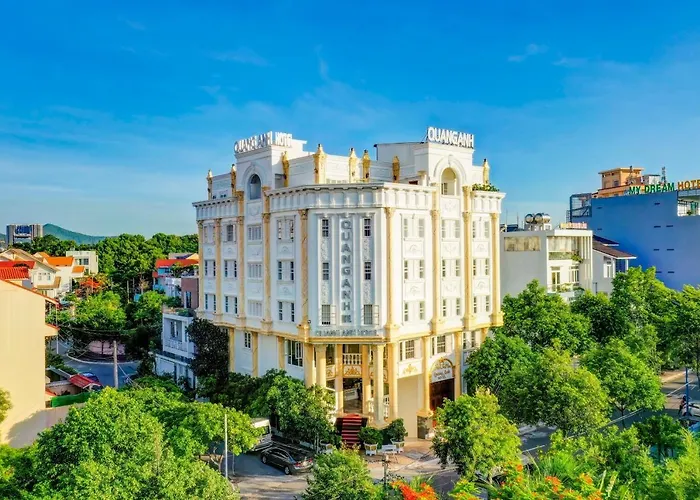 Quang Anh Hotel By The Moment