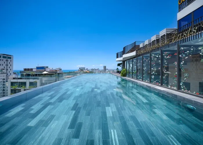 Golden Lotus Grand Da Nang - Panoramic Rooftop Bar & Daily Afternoon Tea