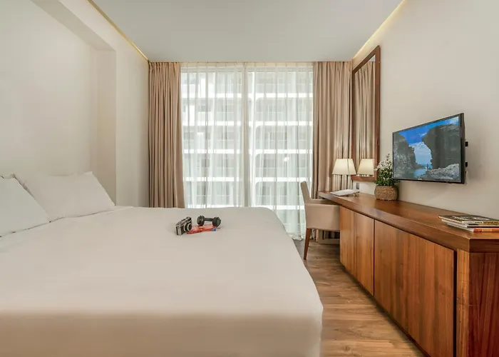 Apartment 2 Bed Room By Ala Carte Da Nang-My Khe Beach,Balcony Sea View,Rooftop Pool, Pickup Airport