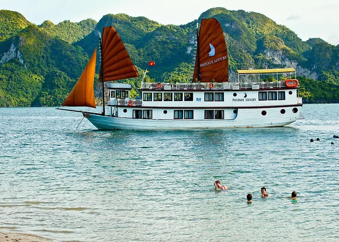 Halong Phoenix Cruiser