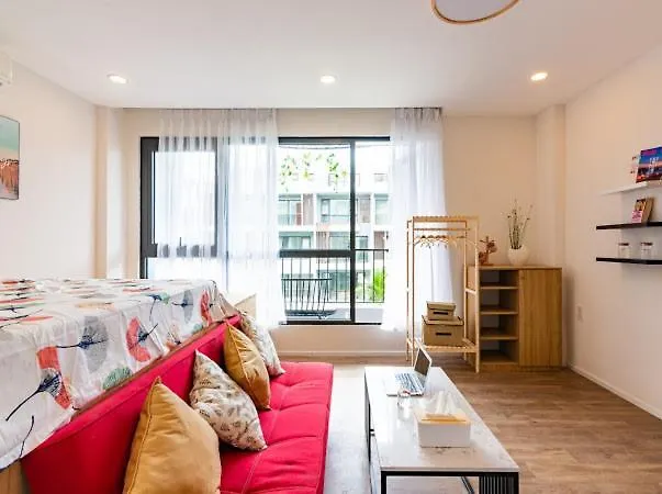 Minimalist & Modern Apartment II