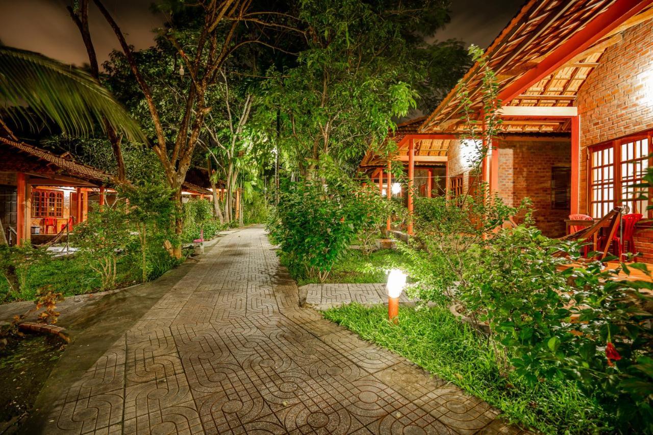 Huong Giang Hotel