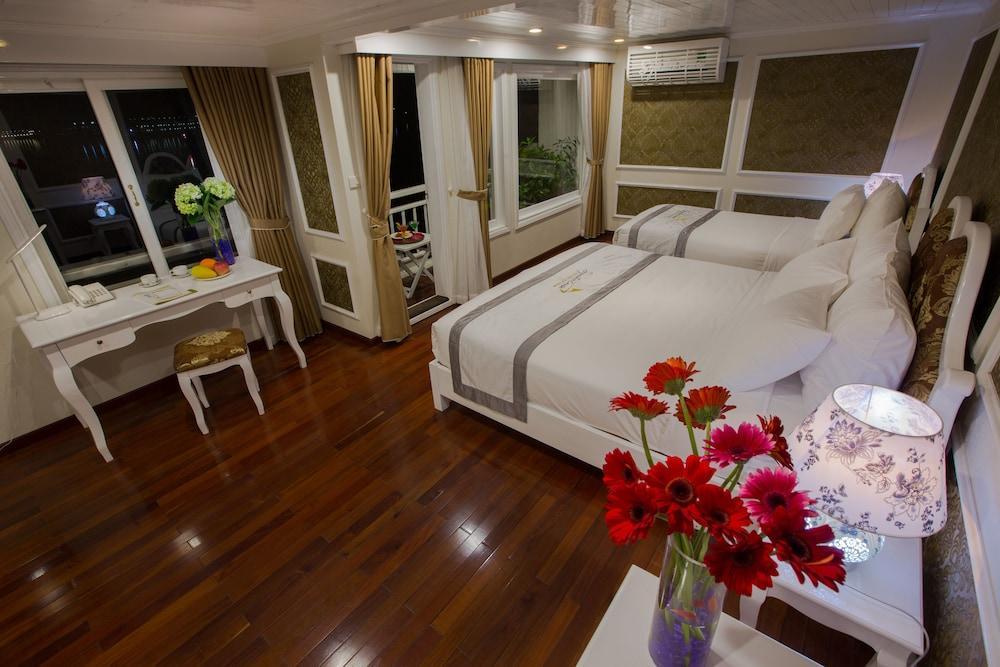 Botel Signature Halong Cruise Ha Long