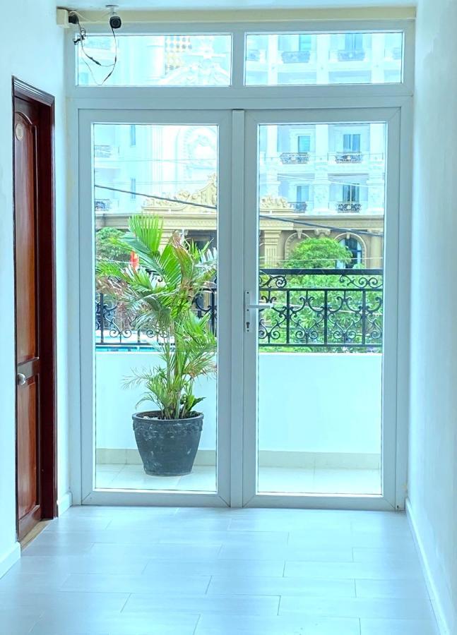 Bien Xanh Hotel