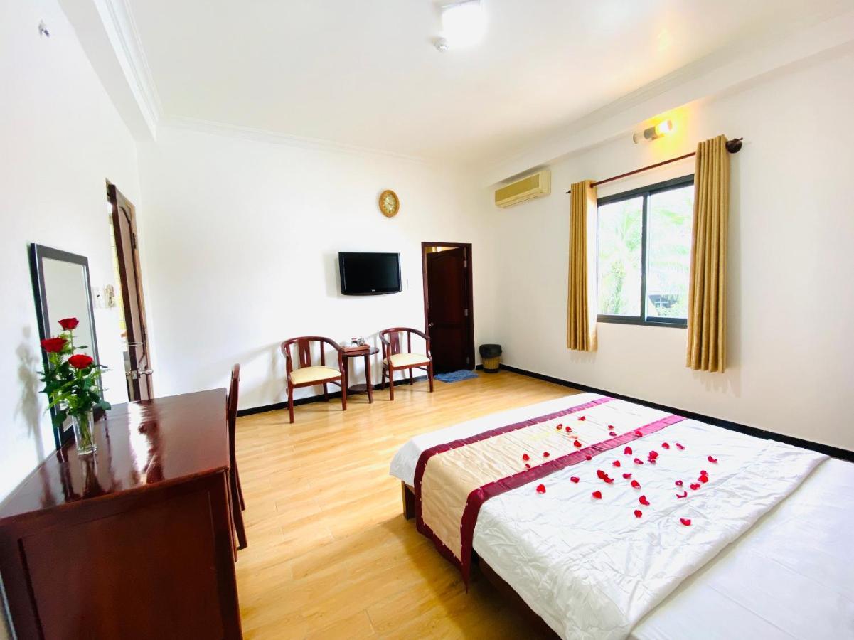 Bien Xanh Hotel