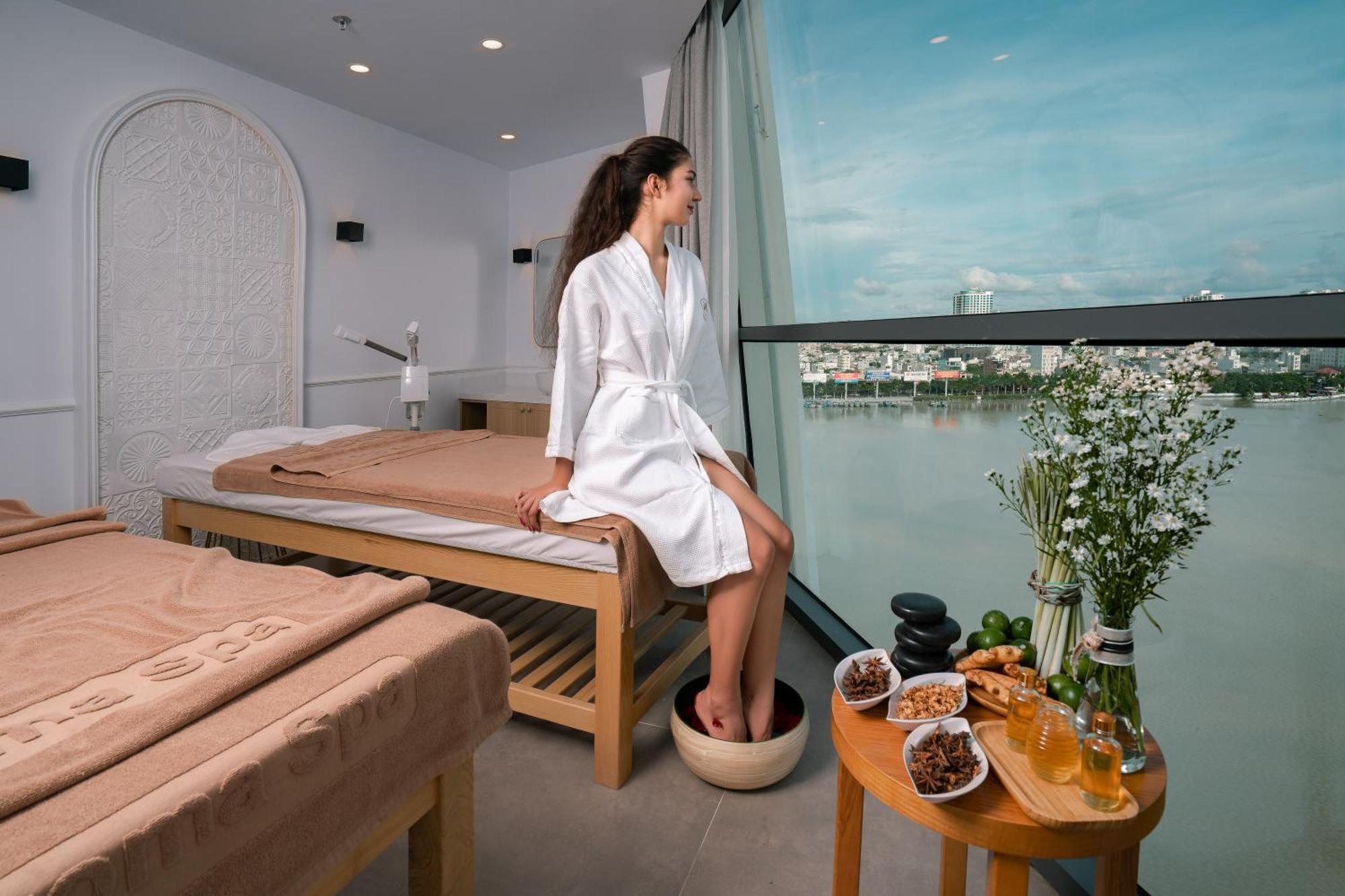 Khách sạn Haian Riverfront 4*