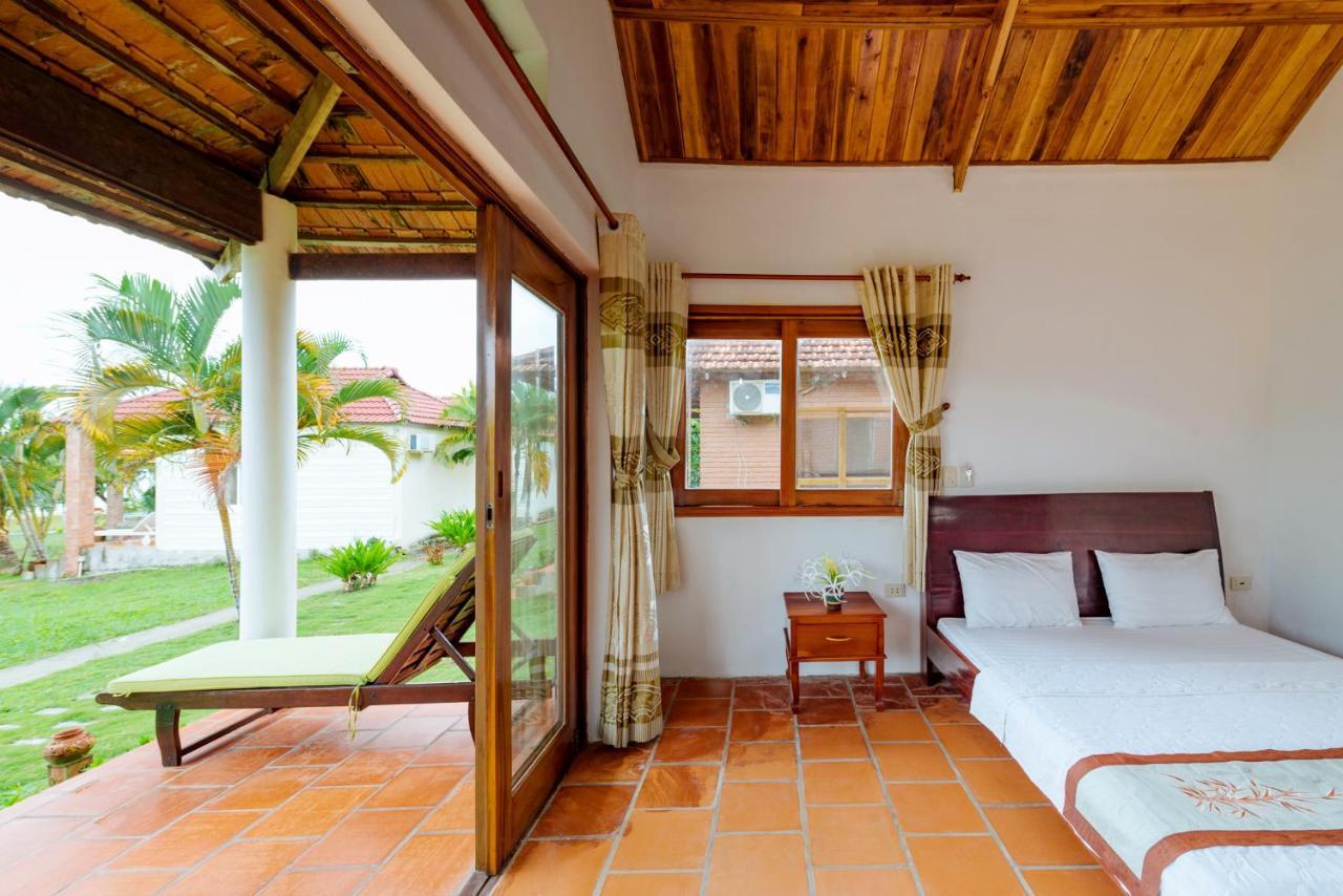 Resort Vung Bau 2*