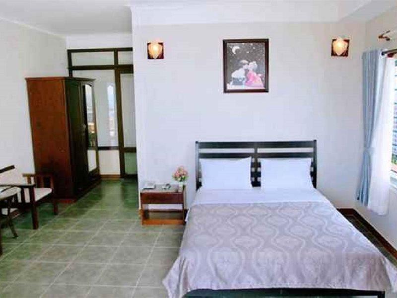 Prague Hotel Nha Trang
