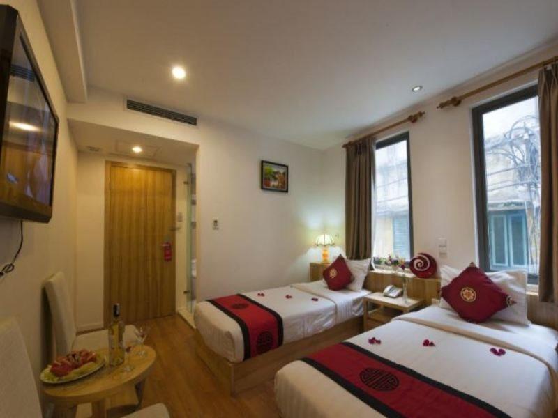 Romance Hotel