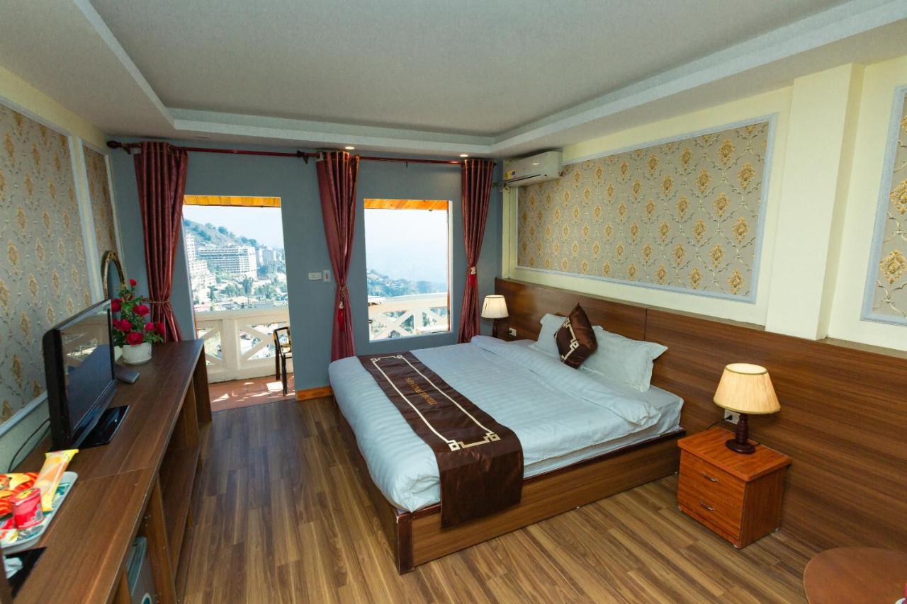 Unique Hotel 3*