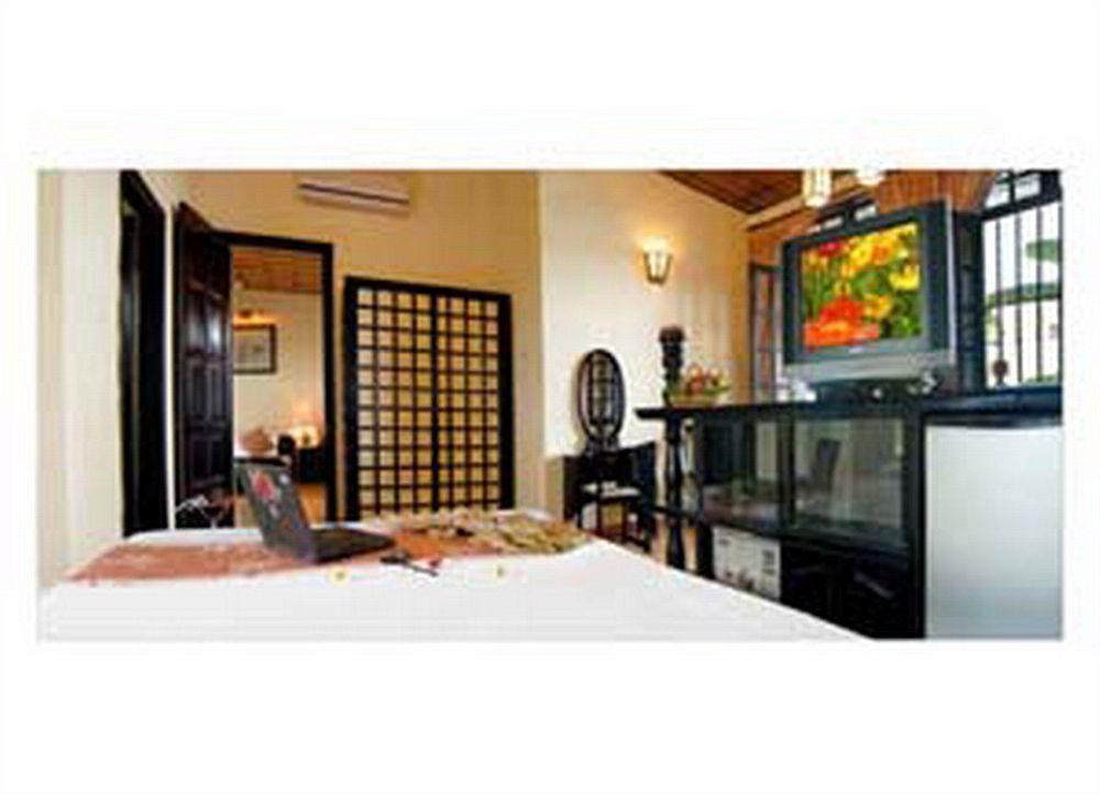 Pho Hoi Riverside Khu nghỉ mát 3*