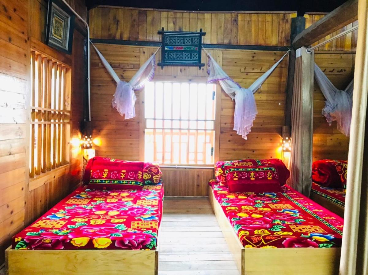 Nhà Dân Gia đình Tả