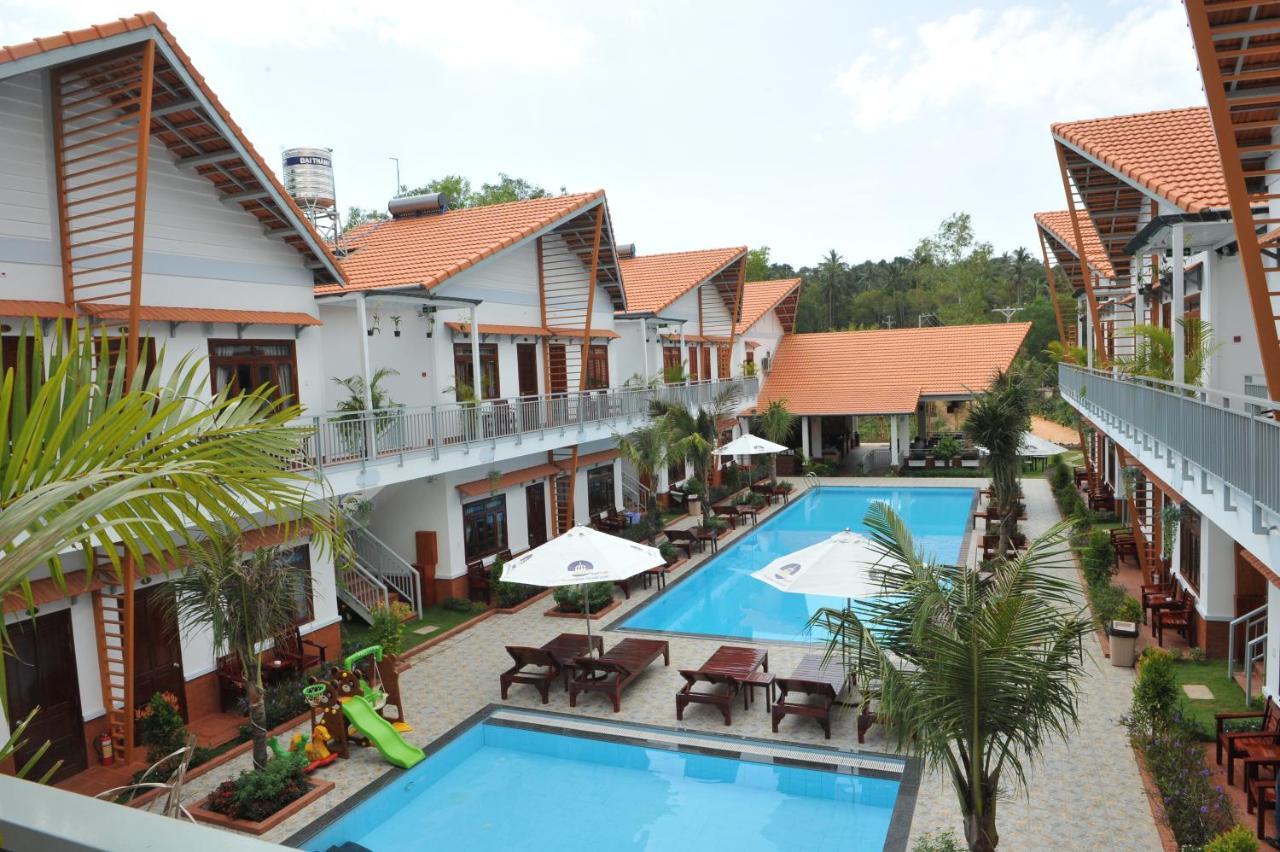 Resort Camellia &