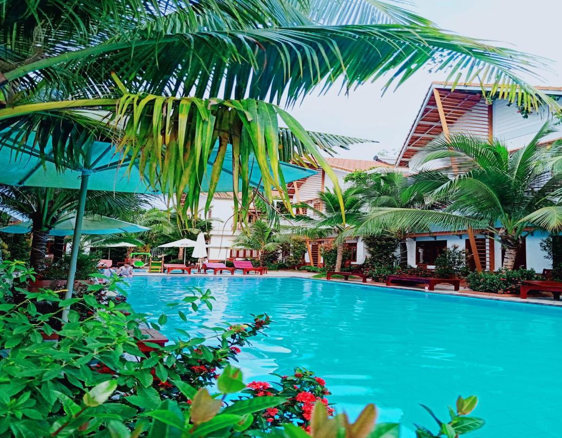 Resort Camellia &