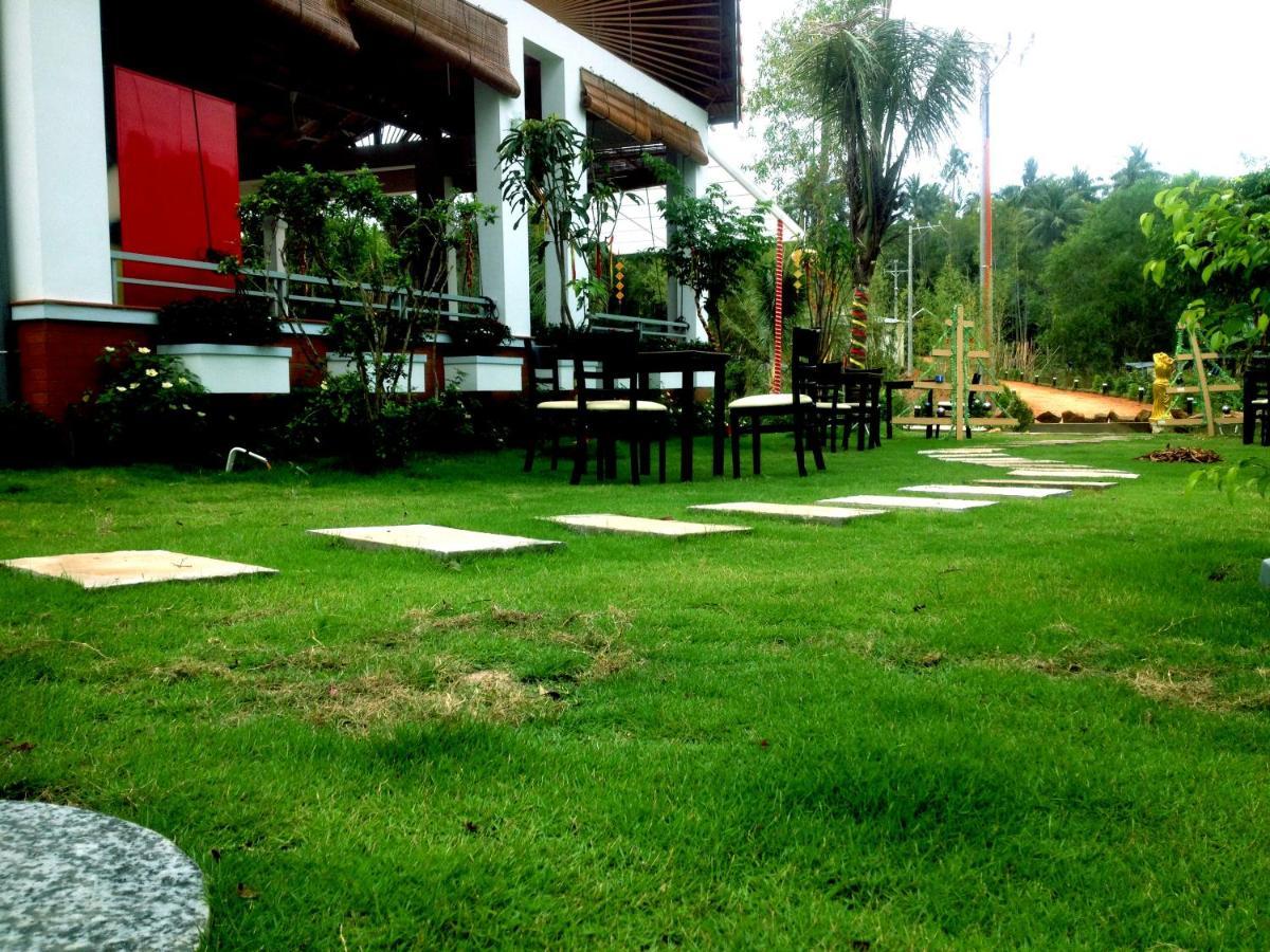 Resort Camellia &