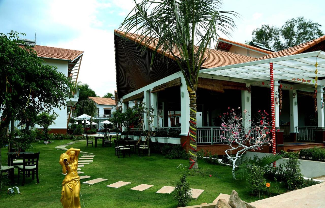 Camellia & Resort 3*