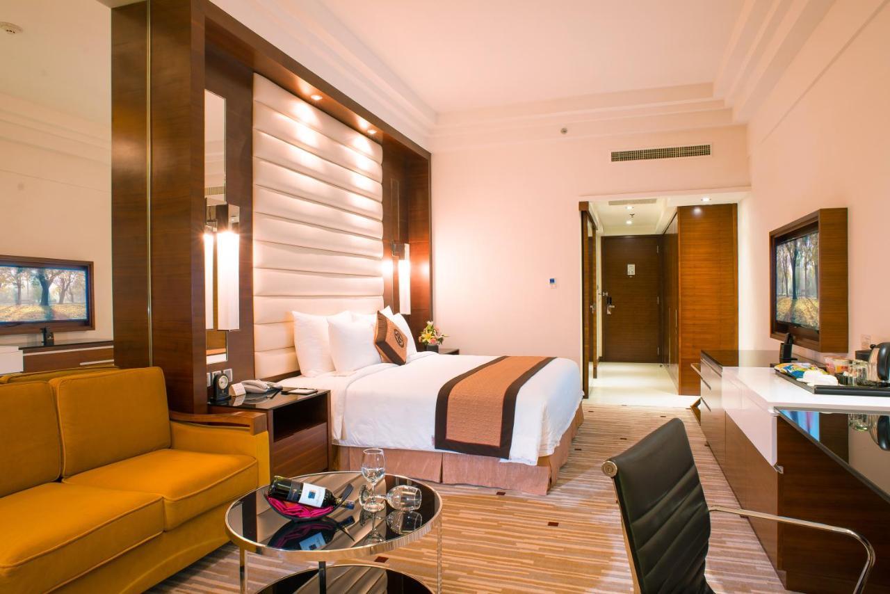 Royal Halong 5*