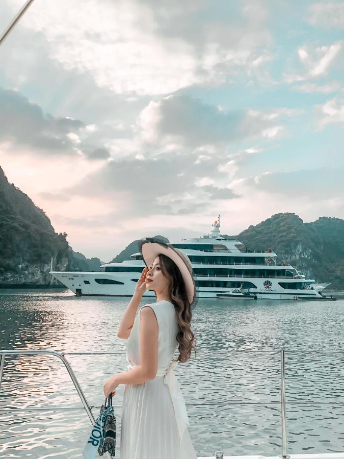 Scarlet Pearl Cruises - Wonder On Lan Ha Bay 