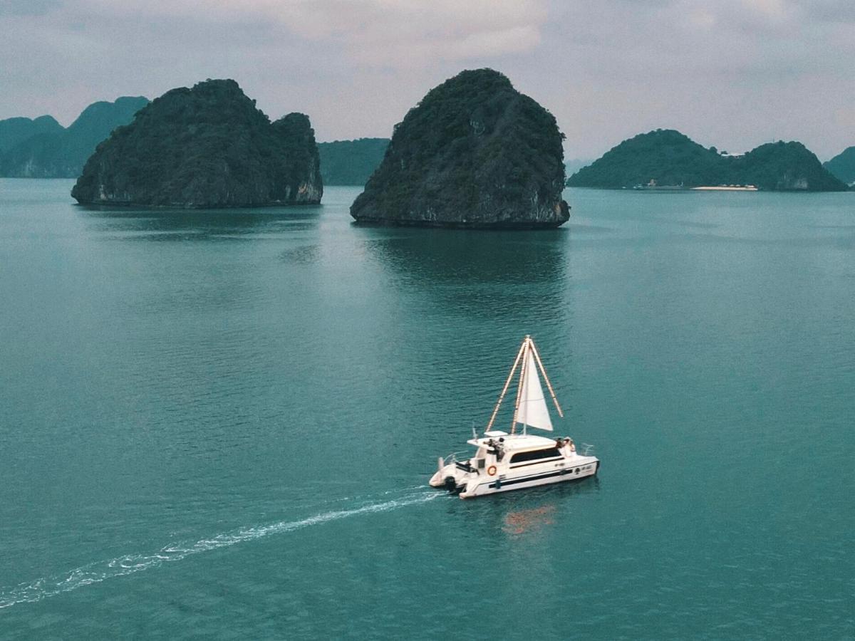 Scarlet Pearl Cruises - Wonder On Lan Ha Bay 5*