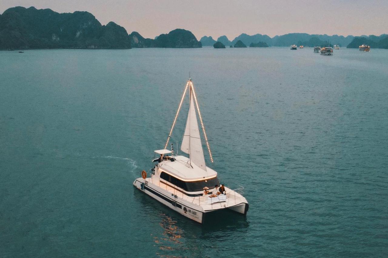 Scarlet Pearl Cruises - Wonder On Lan Ha Bay 5* Ha Long