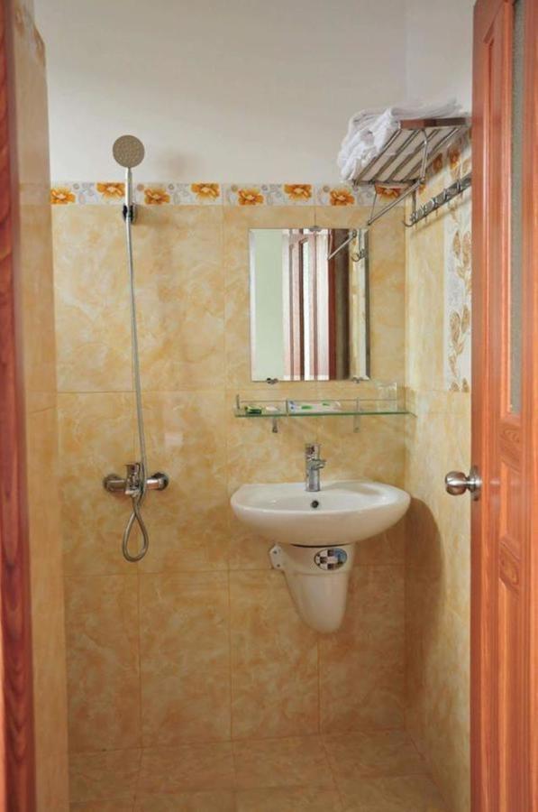 Hotel Tung Huong 2*
