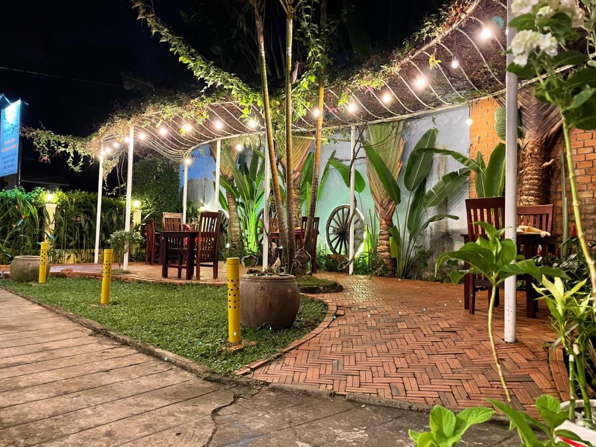 Tropical Garden *