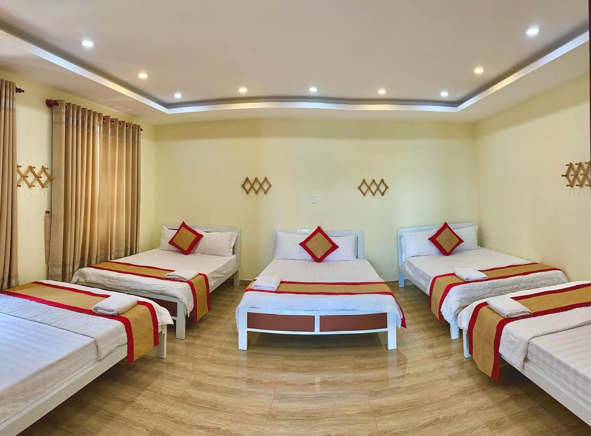 Hoa Sua Hotel *