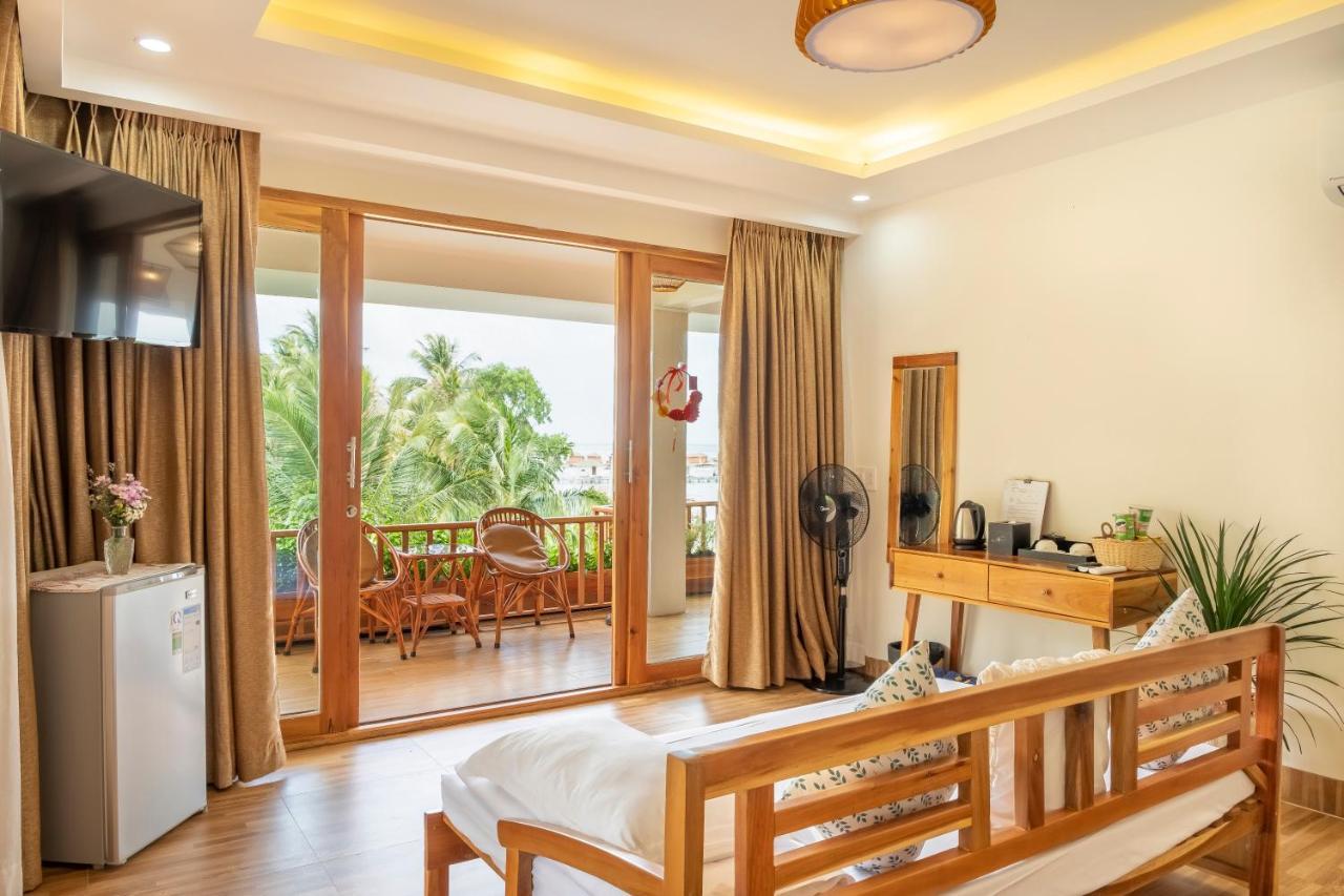 Naomi Resort