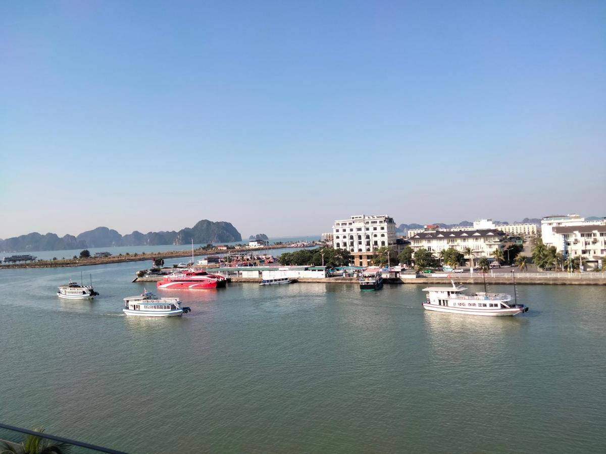 Golden Palm Halong
