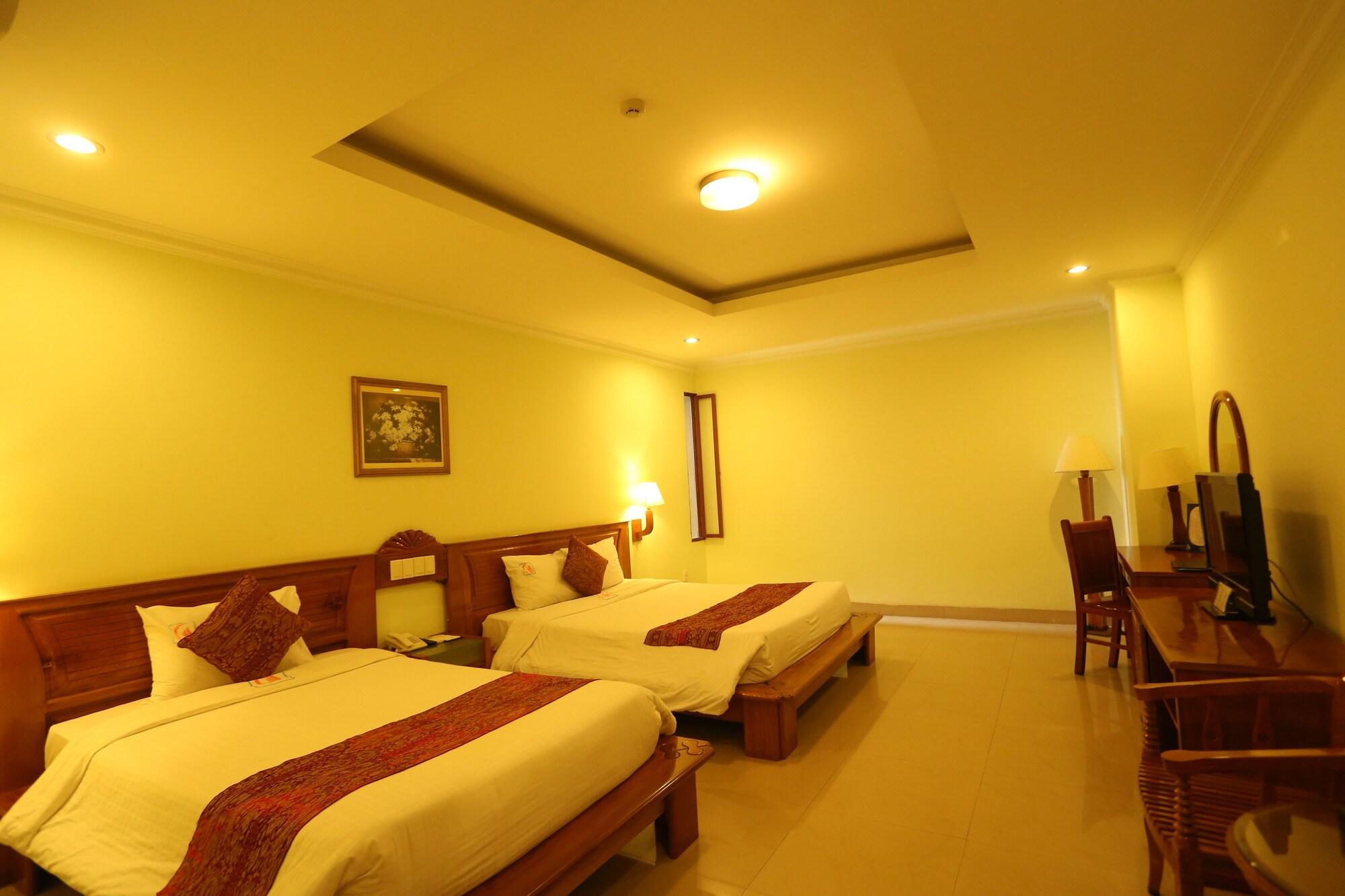 Khách sạn Golden Sea 3*