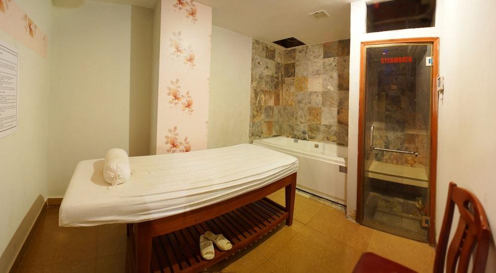 Vian Hotel 3*