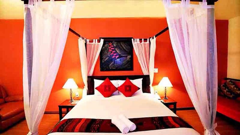 Gold Coast Khách sạn 3*