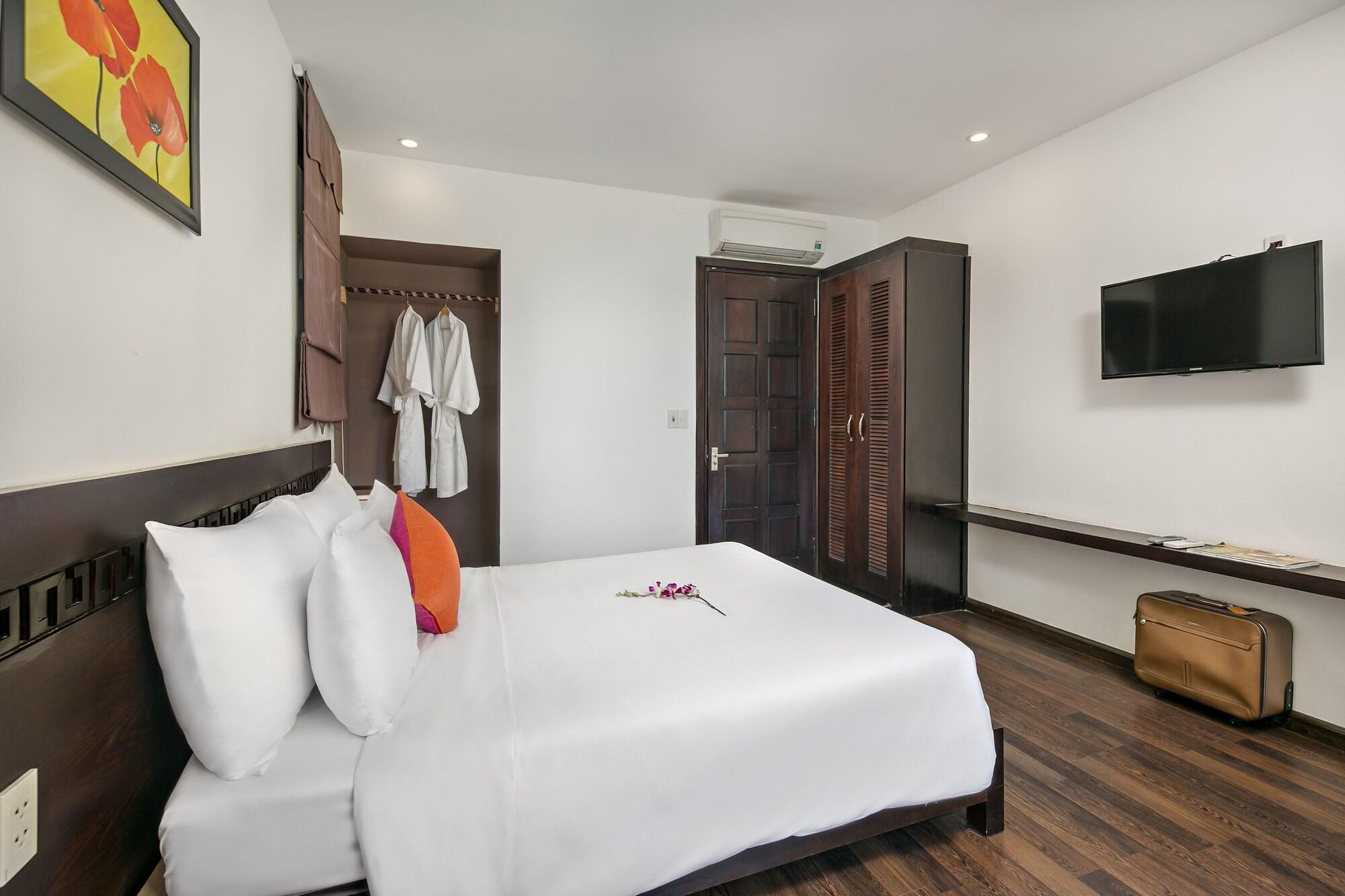 Emily & Hotel Da Nang