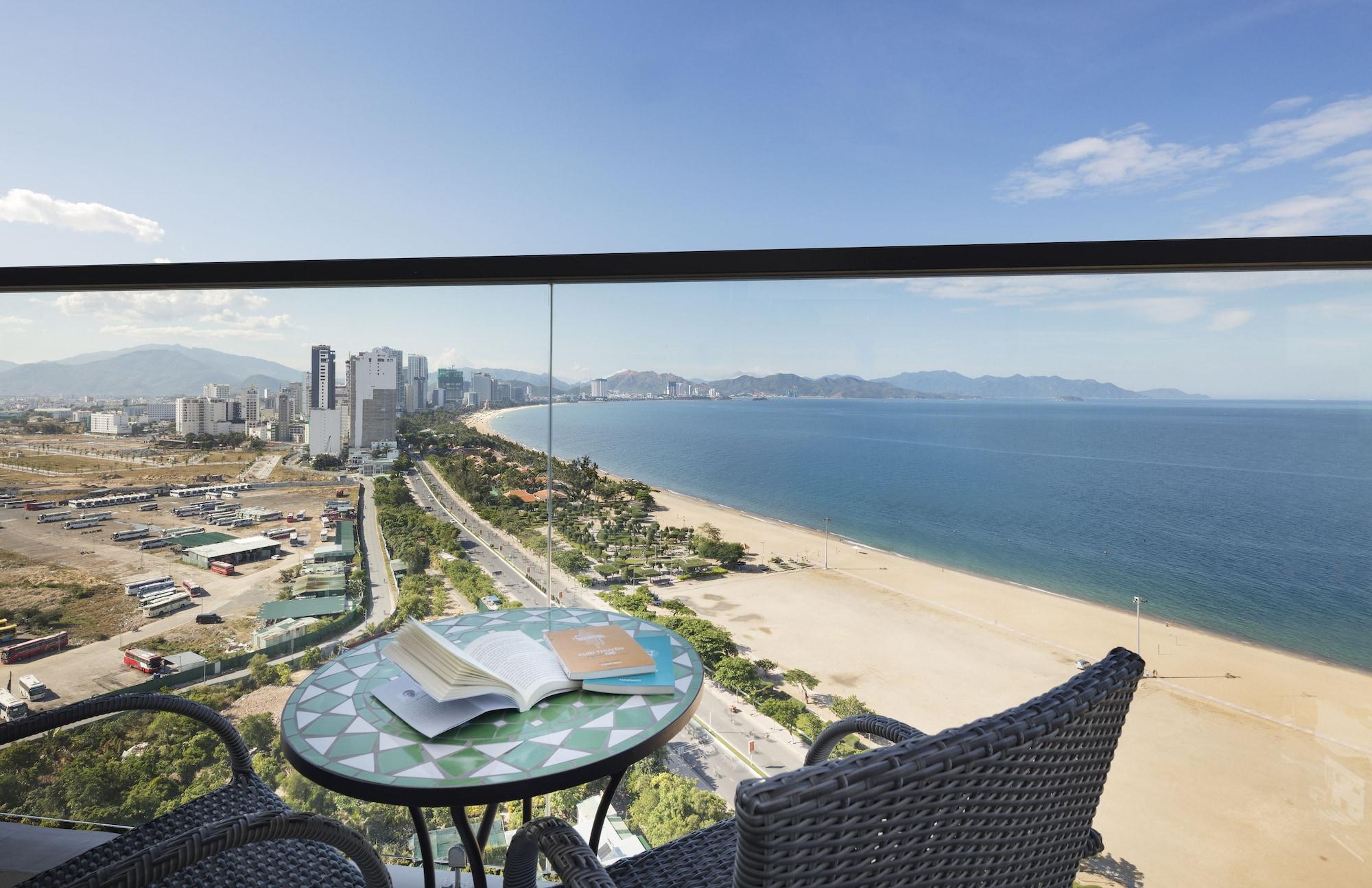 Xavia Hotel 4*