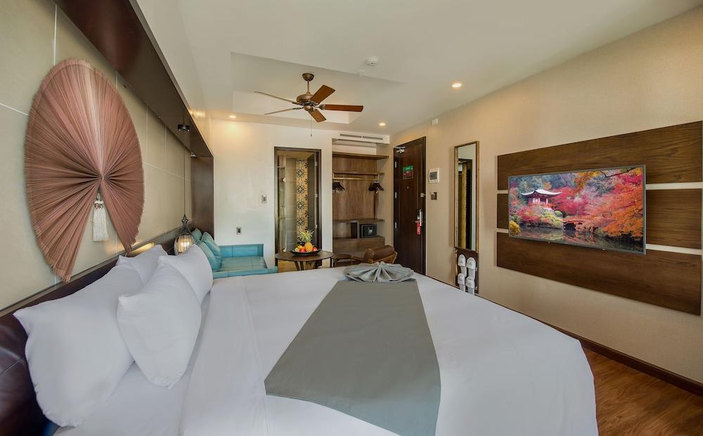 The Blossom House 4*