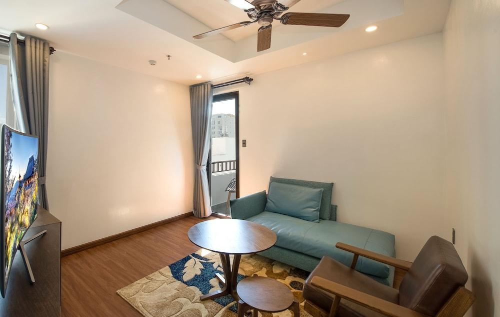 Khách sạn The Blossom House 4*