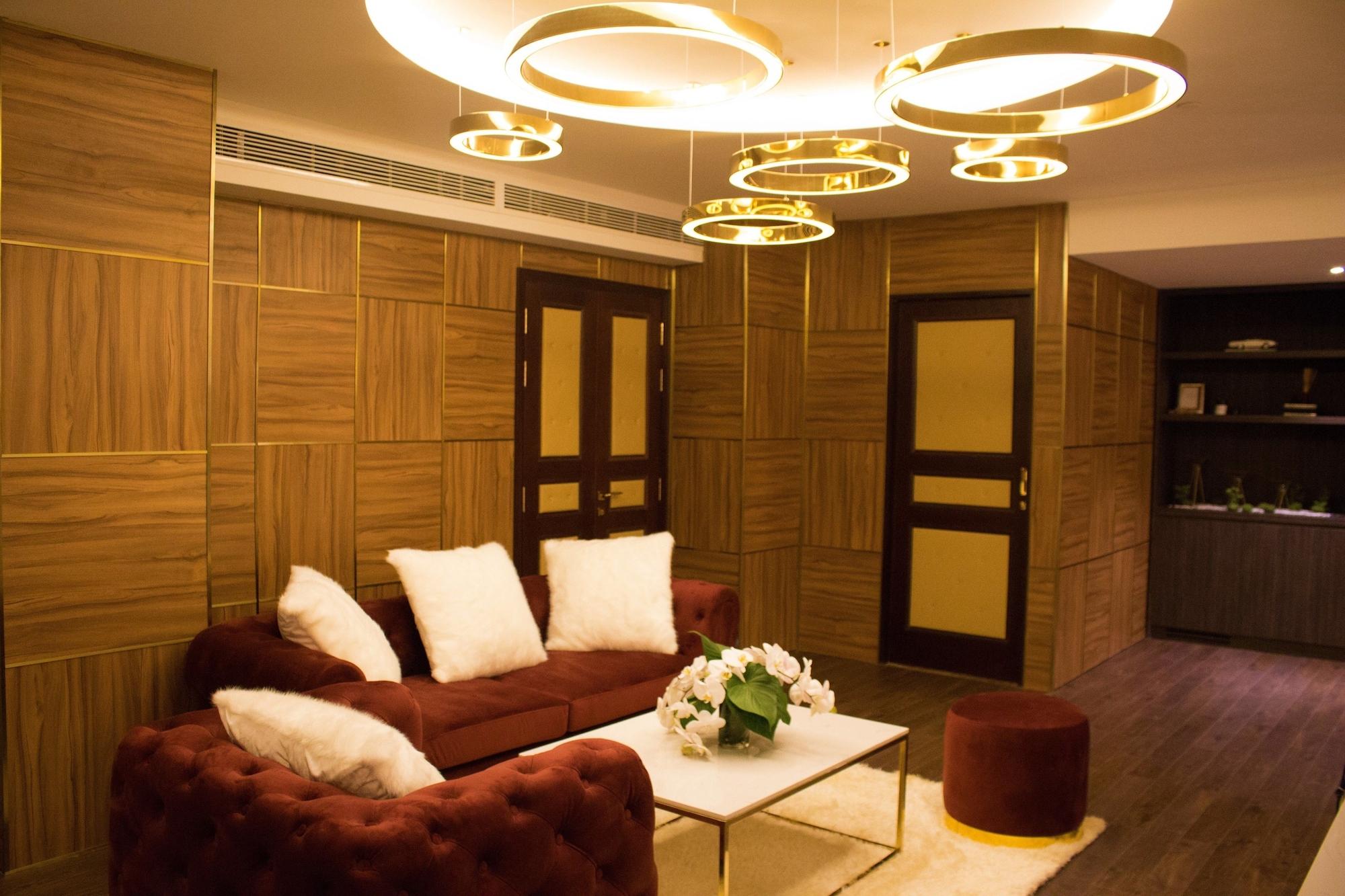 Diamond Bay Hotel