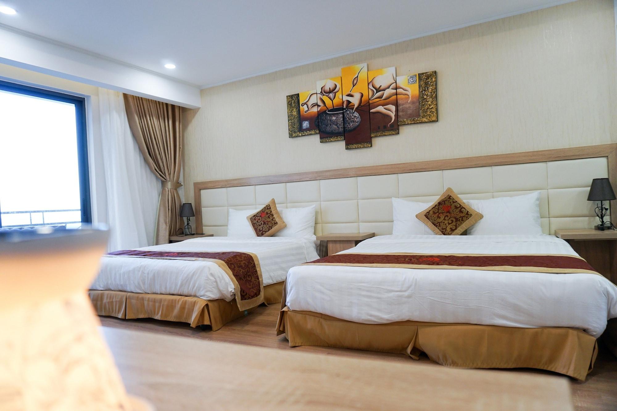 Ruby Hotel *