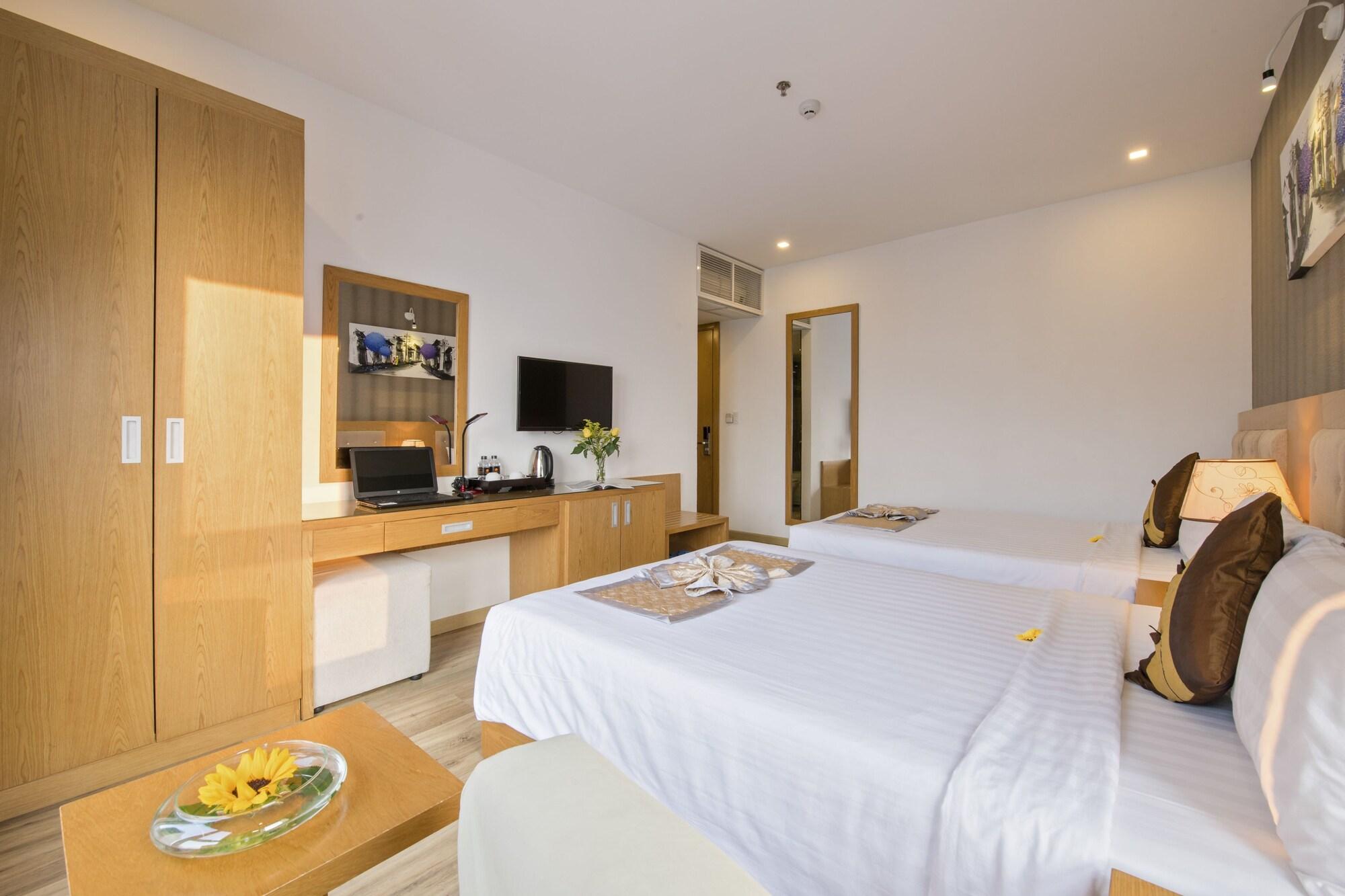 Helios Boutique & 4*