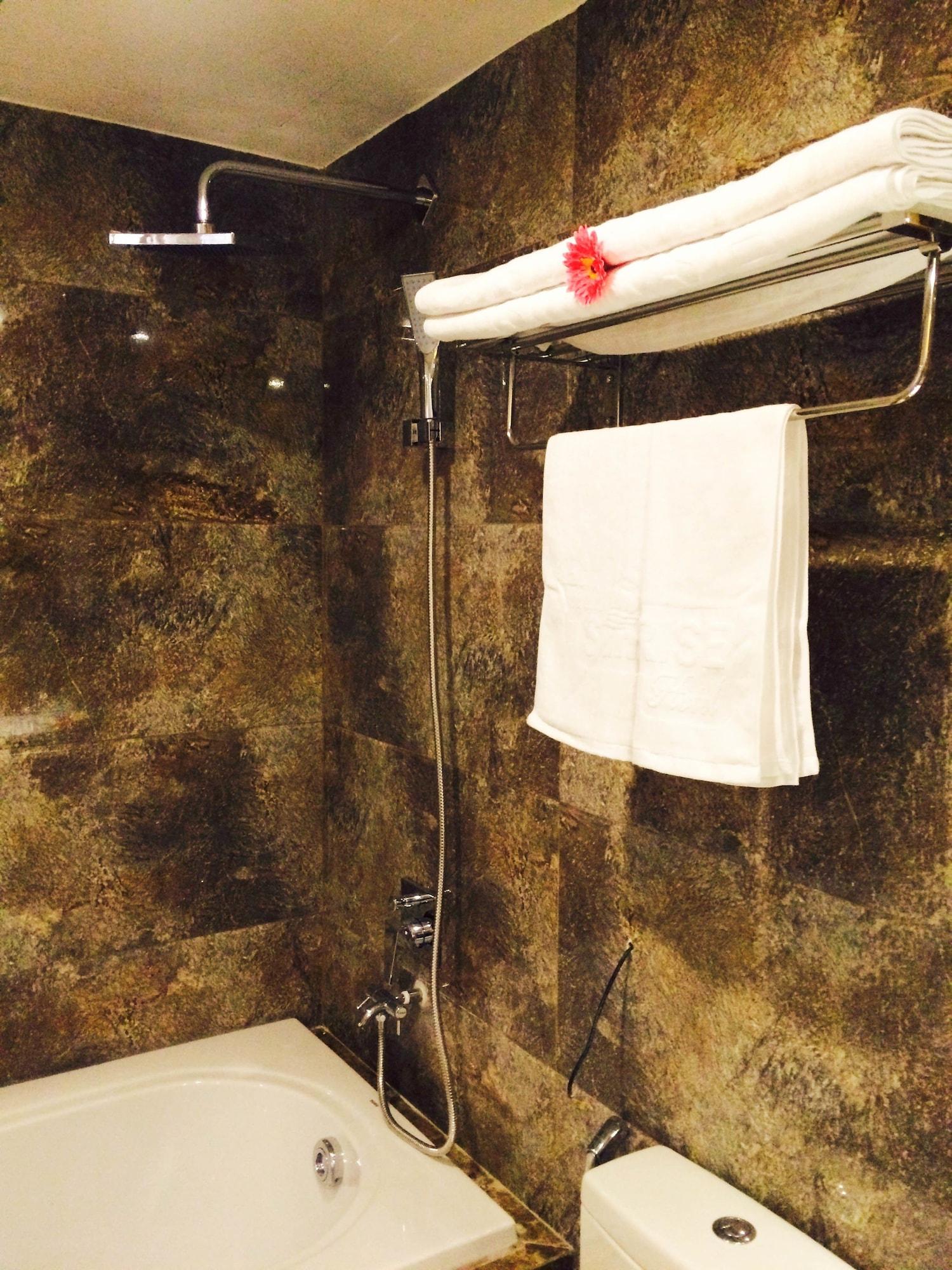 Helios Boutique & 4*
