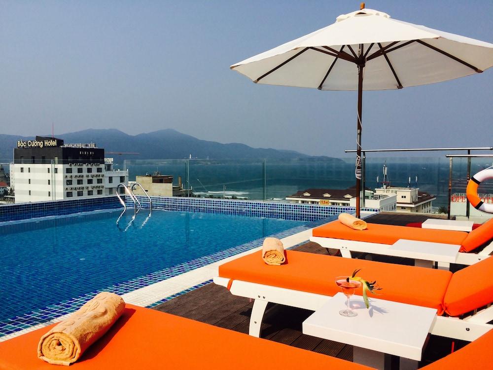 Helios Boutique & Hotel 4*